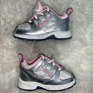 NIKE Child’s Size 3 Girls Pillartech White/Pink/& Silver Tennis/Athletic Shoes